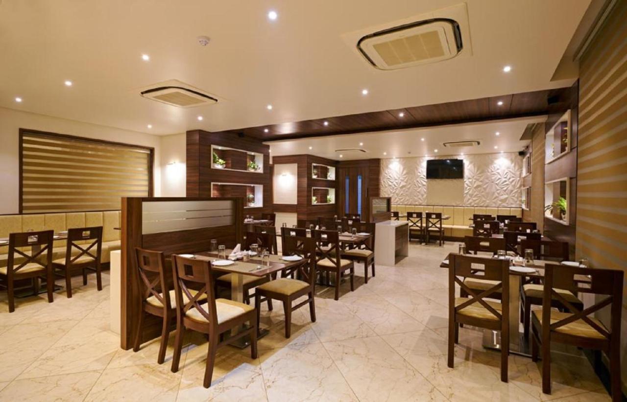 Hotel Shlok Kolhapur Exteriör bild