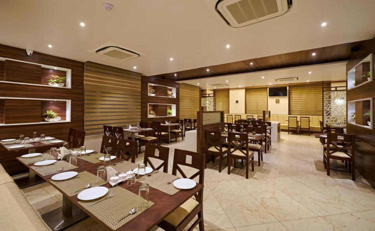 Hotel Shlok Kolhapur Exteriör bild
