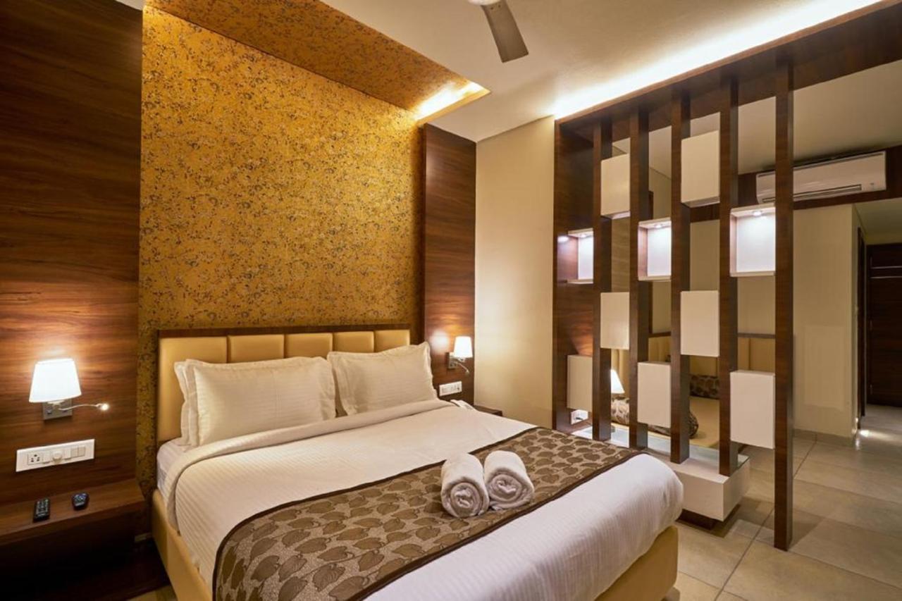 Hotel Shlok Kolhapur Exteriör bild