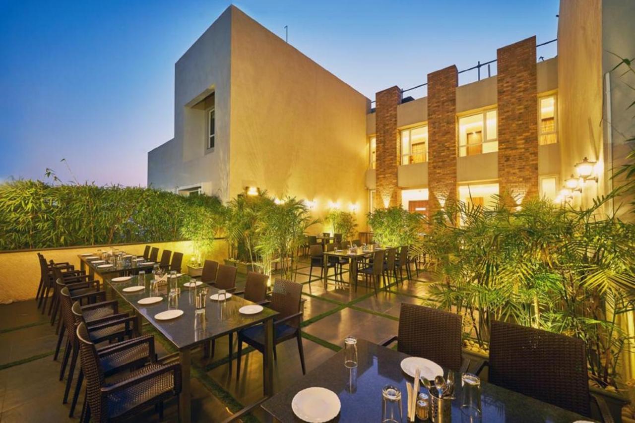 Hotel Shlok Kolhapur Exteriör bild