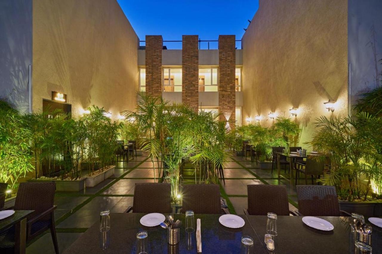 Hotel Shlok Kolhapur Exteriör bild