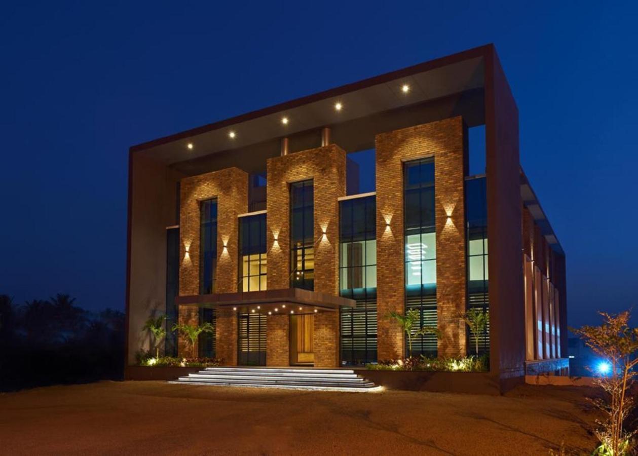 Hotel Shlok Kolhapur Exteriör bild